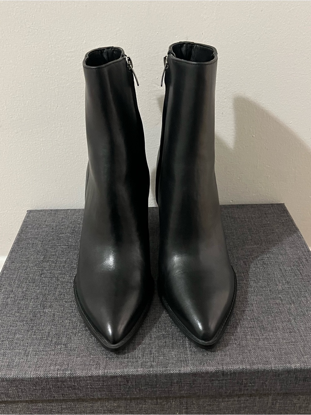 NWOT Nine West Tryme 9x9 Heeled Ankle Booties W 9